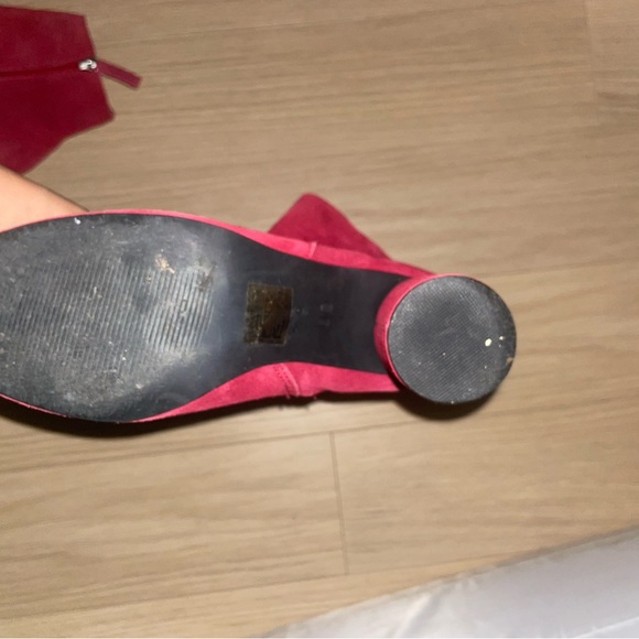 Size 9w cherry red ankle booties - Picture 3 of 3